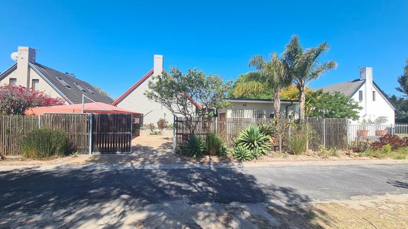 To Let 3 Bedroom Property for Rent in Pinelands Western Cape